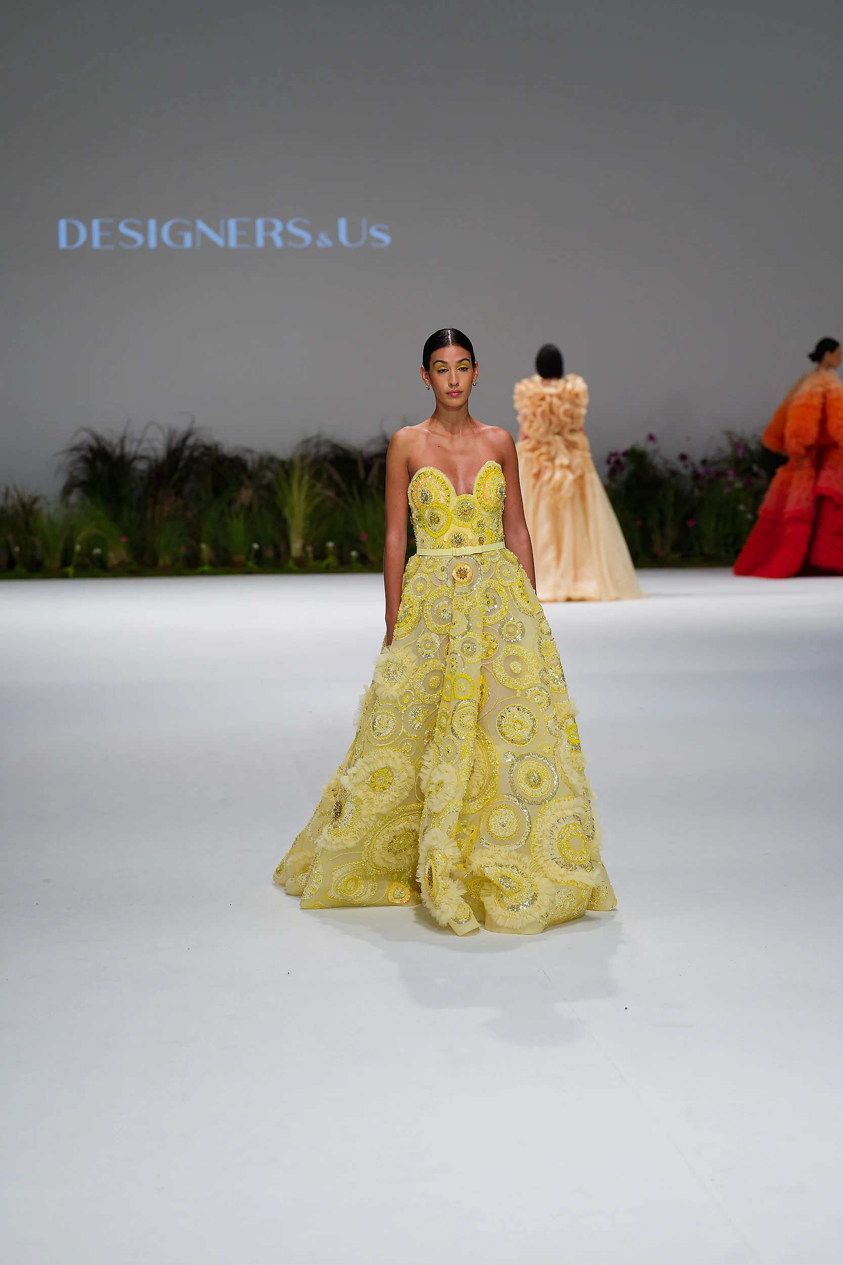 EDITORIAL - EDITORIAL FASHION RUNWAY DUBAI 90 BY ADETOLA ODUKOYA