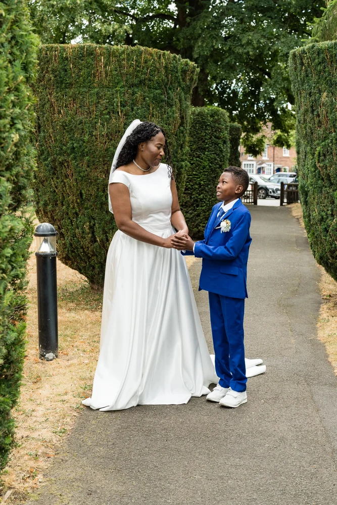 Luxury documentary wedding photography at high-end UK venue - Photo 17