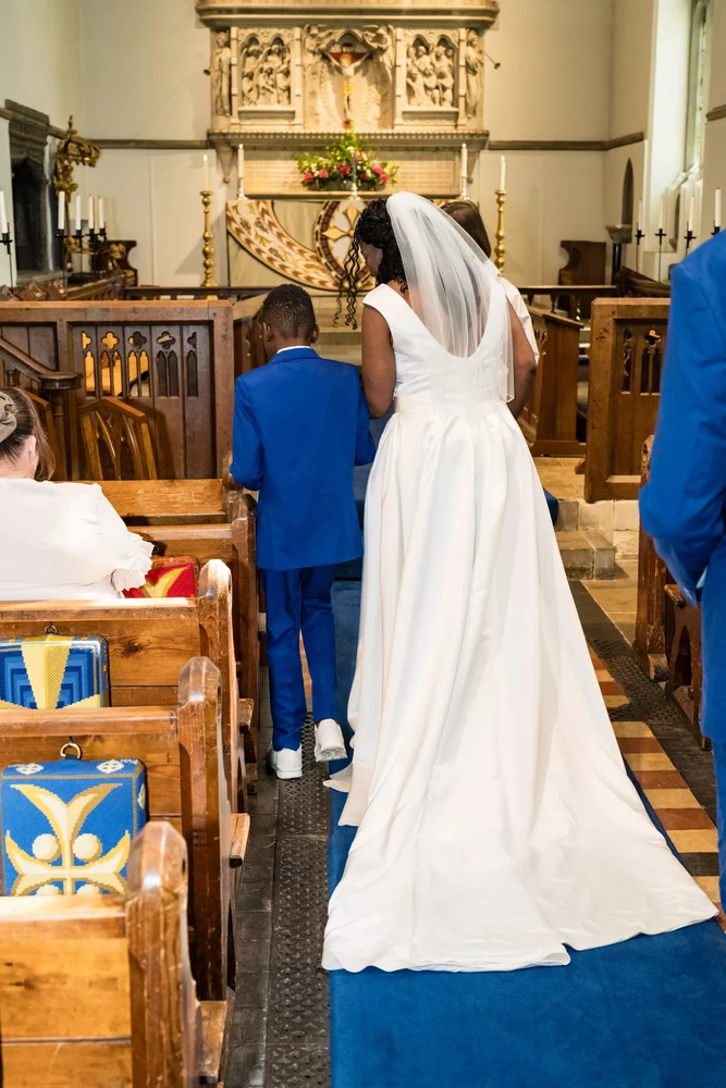 Luxury documentary wedding photography at high-end UK venue - Photo 3
