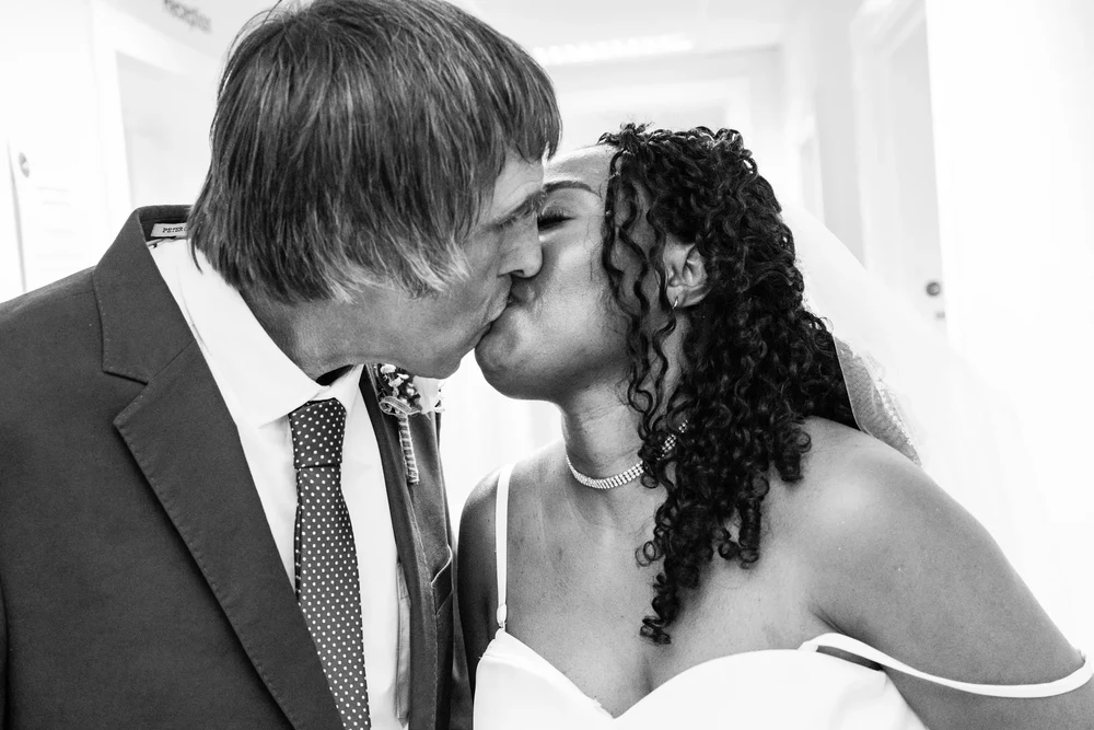 Luxury documentary wedding photography at high-end UK venue - Photo 58